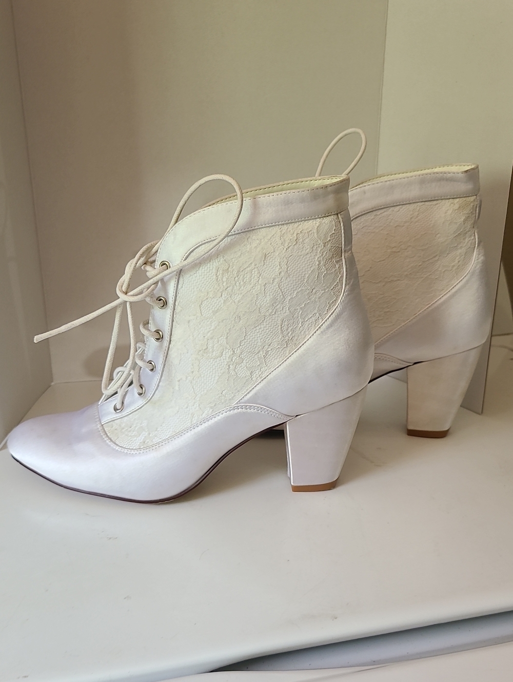 White Lace-Panel Lace-Up Ankle Boots with Block Heel